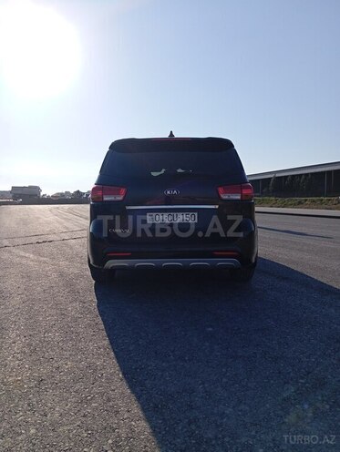 Kia Carnival-2