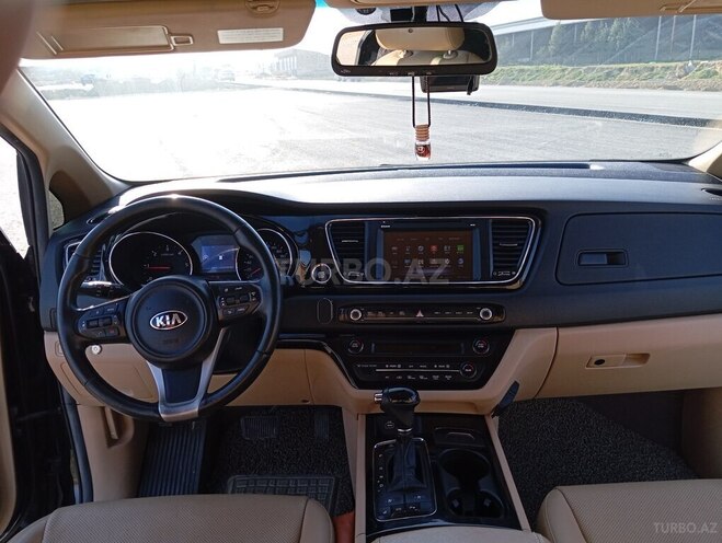 Kia Carnival-3