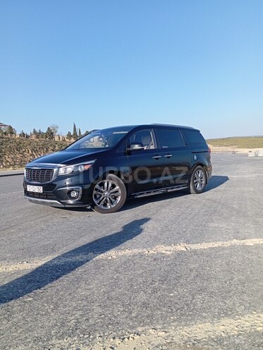 Kia Carnival-4