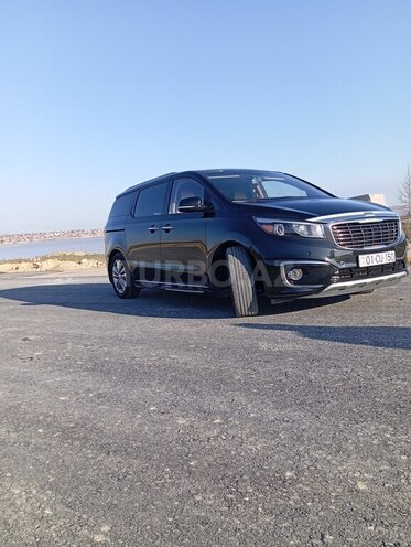 Kia Carnival-5