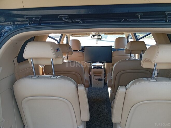 Kia Carnival-8