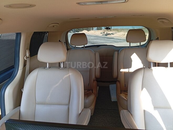 Kia Carnival-9