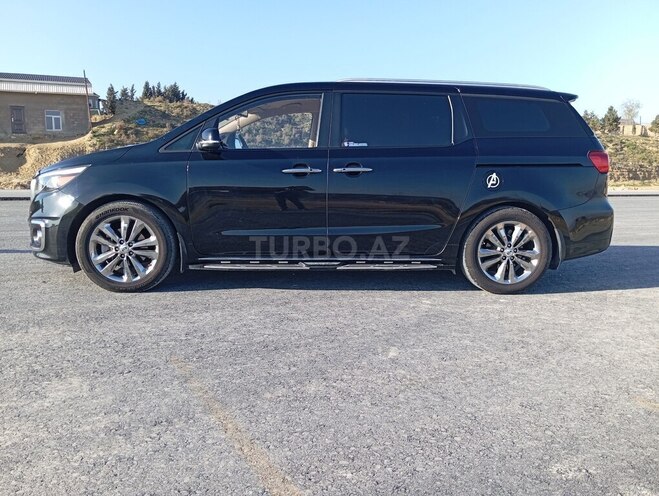 Kia Carnival-6