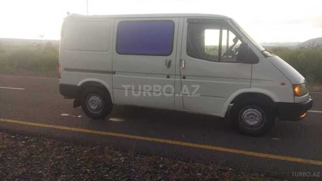 Ford Transit-6