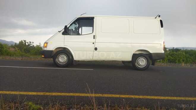Ford Transit-4