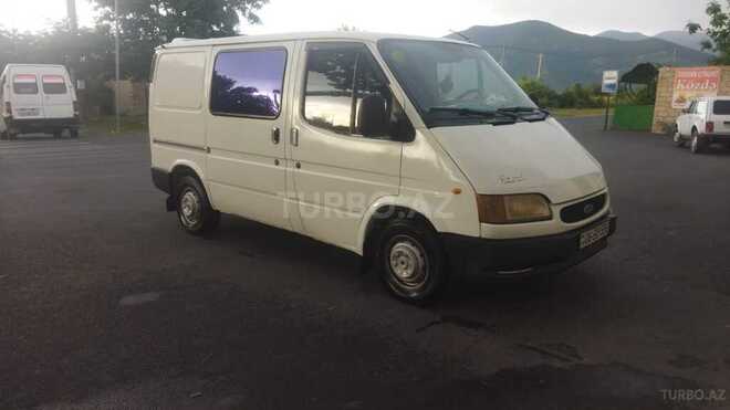 Ford Transit-2