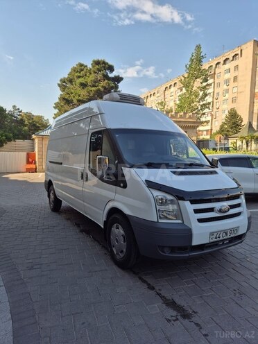 Ford Transit-5