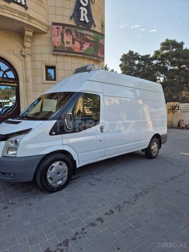 Ford Transit-3