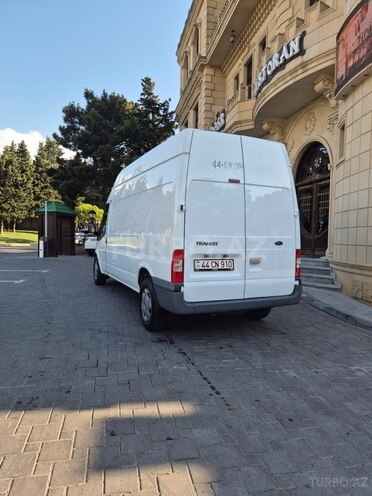 Ford Transit-6