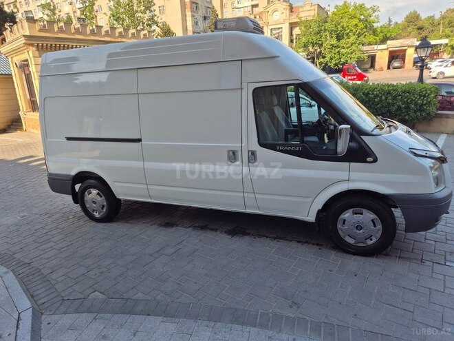 Ford Transit-8