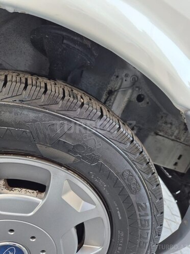 Ford Transit-13