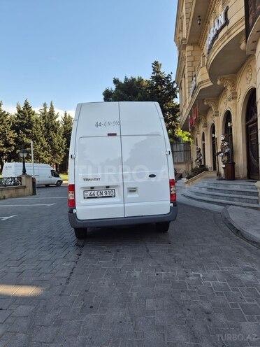 Ford Transit-9