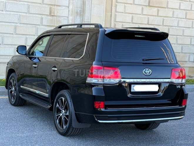 Toyota Land Cruiser-8