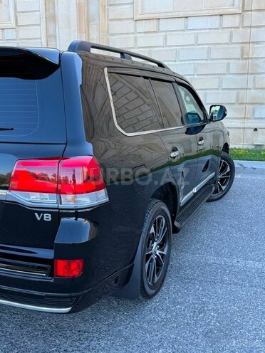 Toyota Land Cruiser-10