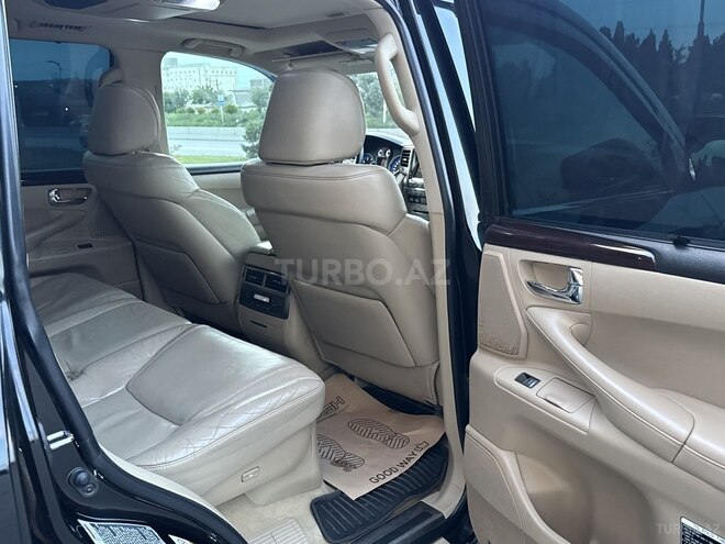 Lexus LX 570-17