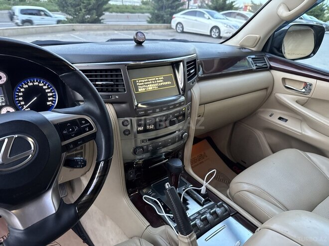 Lexus LX 570-16