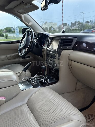 Lexus LX 570-11