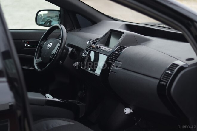 Toyota Prius-4