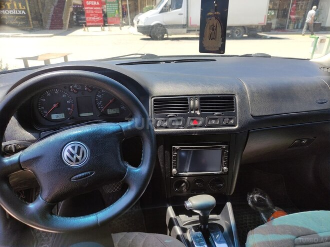 Volkswagen Jetta-5