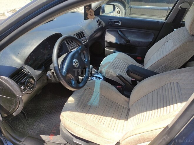Volkswagen Jetta-4
