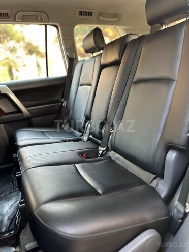 Toyota Land Cruiser Prado-16