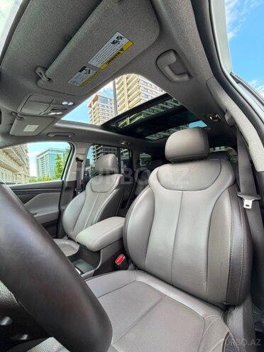 Hyundai Santa Fe-14