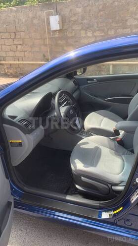 Hyundai Accent-13