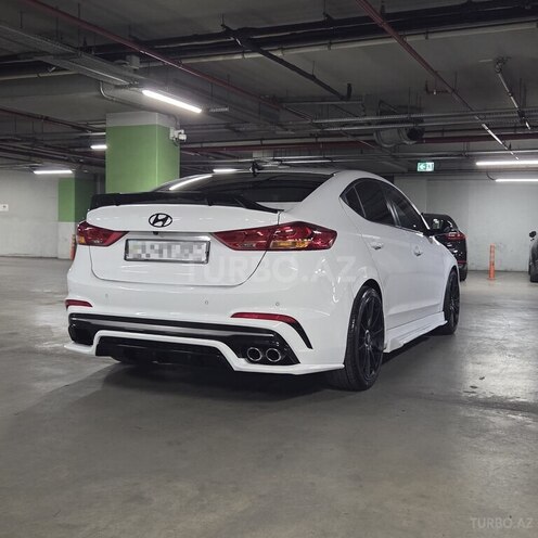 Hyundai Elantra-2
