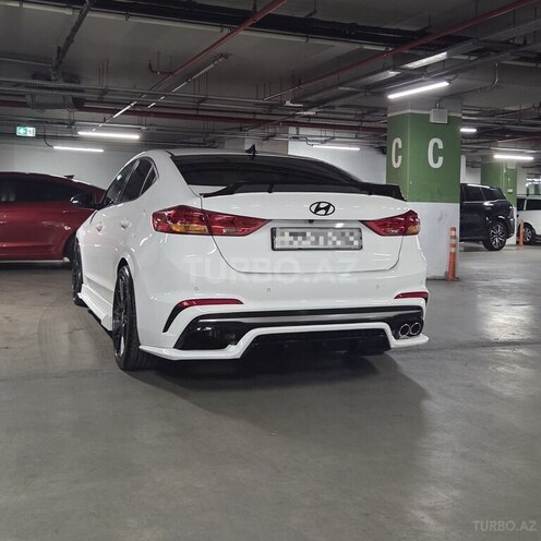 Hyundai Elantra-3