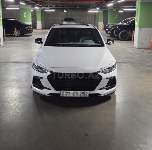 Hyundai Elantra-1