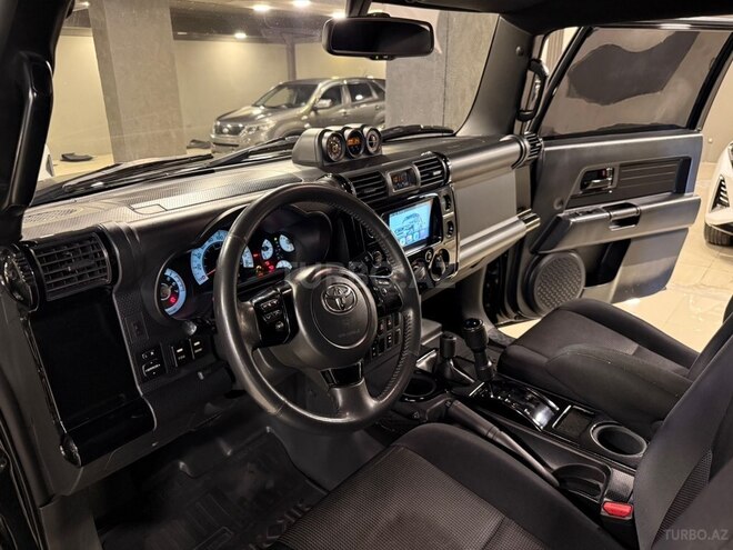 Toyota FJ Cruiser-9