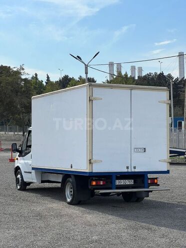 Ford Transit-3