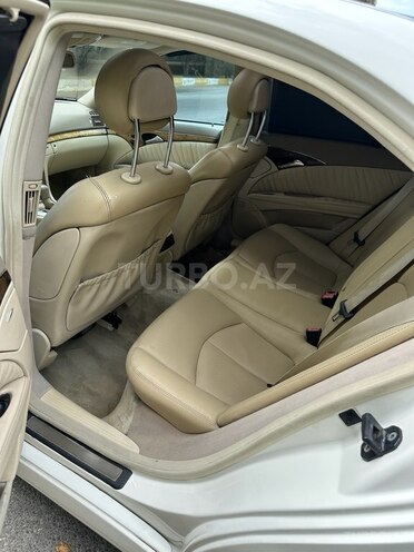 Mercedes E 240-10