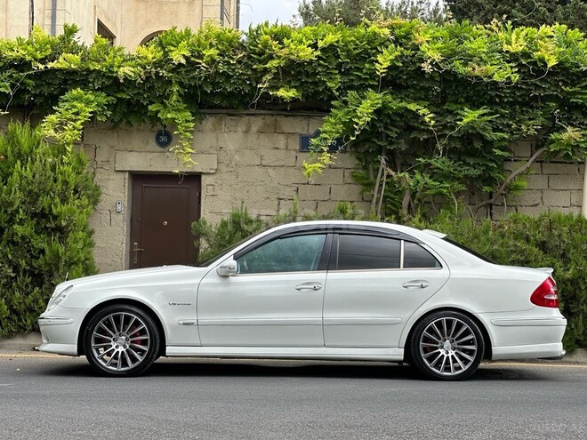 Mercedes E 240-4