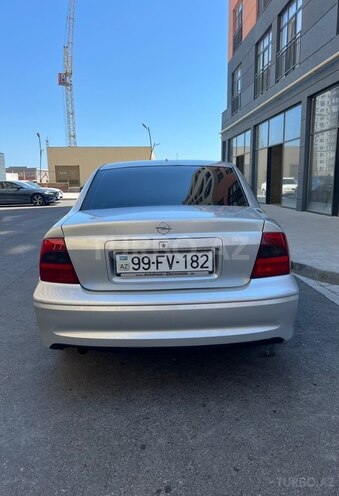 Opel Vectra-5