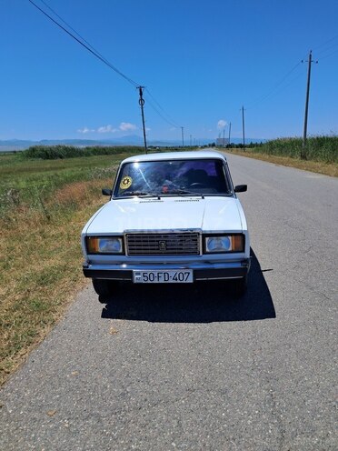 LADA (VAZ) 2107-1