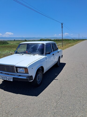 LADA (VAZ) 2107-2