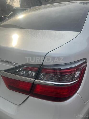Toyota Camry-13