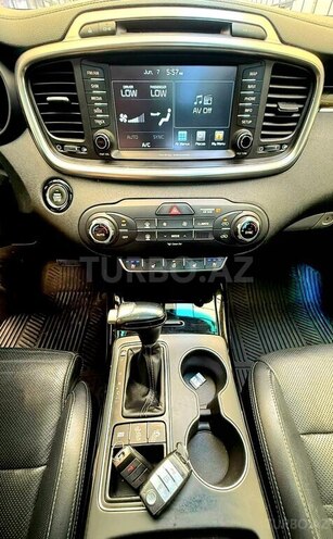 Kia Sorento-19
