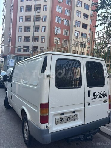 Ford Transit-3