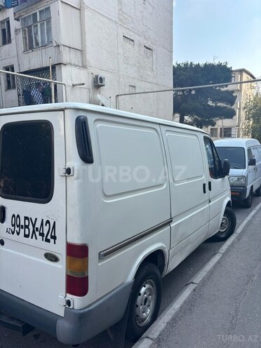Ford Transit-4