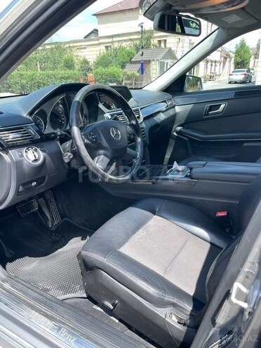Mercedes E 250-3