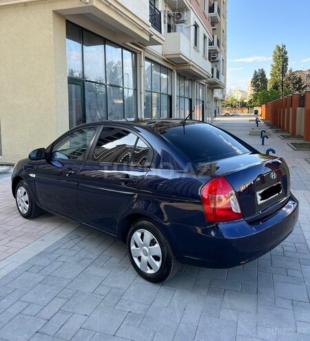 Hyundai Accent-4
