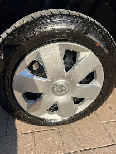 Hyundai Accent-6