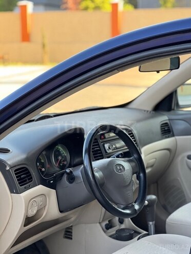Hyundai Accent-14