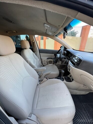 Hyundai Accent-16