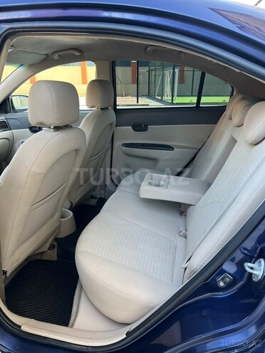 Hyundai Accent-17