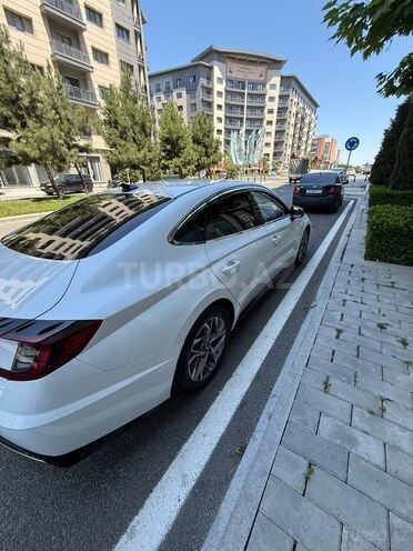 Hyundai Sonata-4