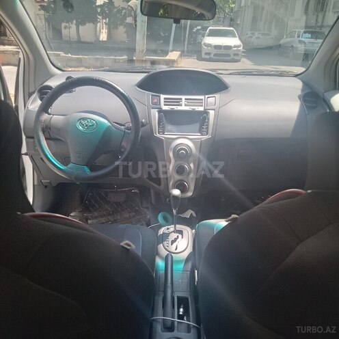 Toyota Yaris-5