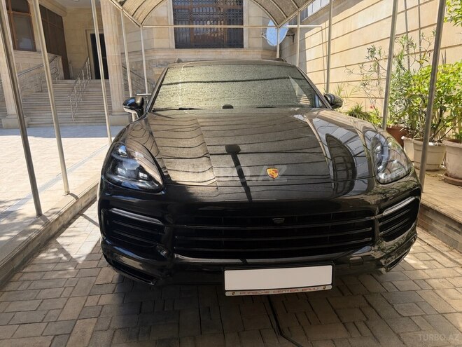 Porsche Cayenne-1